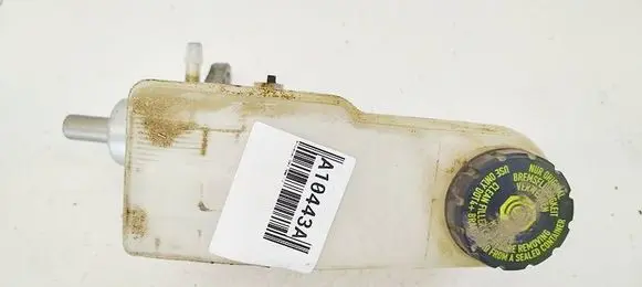 Mitsubishi Colt Brake fluid reservoir 