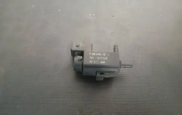 Volvo S60 Turbo solenoid valve 72224010 30611668 04T155