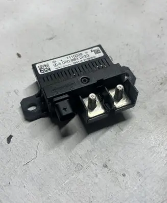 Mercedes-Benz E W212 Charging relay 1110029 A0009822023