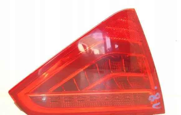 Audi A5 8T 8F Tailgate rear/tail lights 8T0945093C
