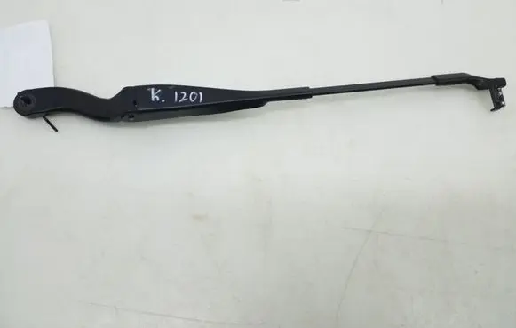 Mercedes-Benz CLS C219 Front wiper blade arm A2118200344