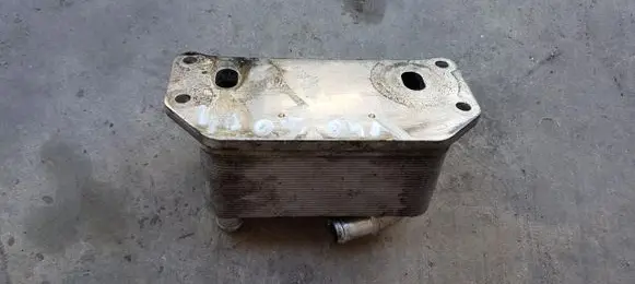 Volvo V40 Engine oil radiator 