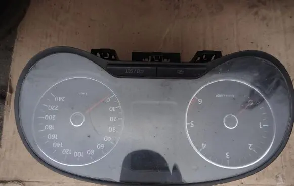 Volkswagen Polo V 6R Speedometer (instrument cluster) 6R0920861F