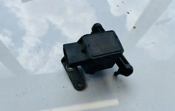 BMW 5 E39 Front height sensor lever 1093698