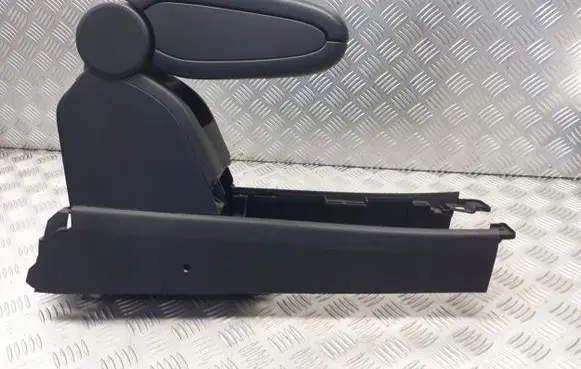 Nissan Tiida C11 Center console 