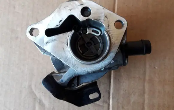 Renault Scenic II - Grand scenic II Vacuum pump 8200577807