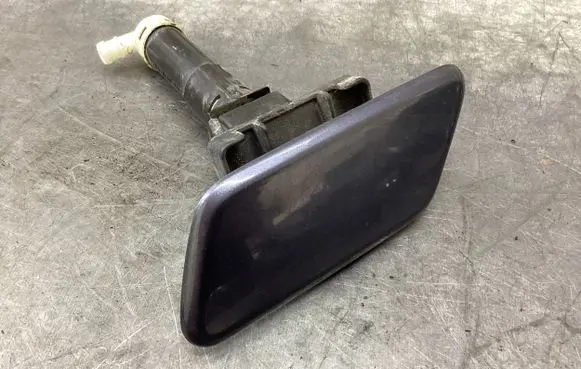Honda CR-V Headlight washer spray nozzle 22694