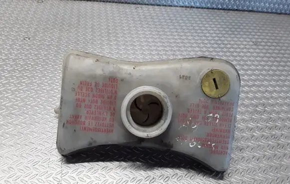 Brake fluid reservoir