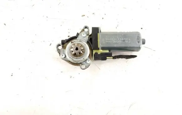 Mercedes-Benz GLK (X204) Seat adjustment motor 0068205742 0390203001