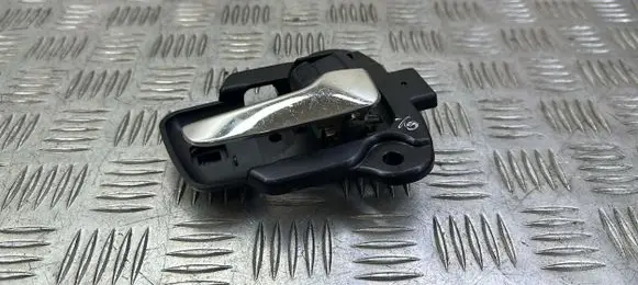 Toyota Avensis T270 Front door interior handle MN105360