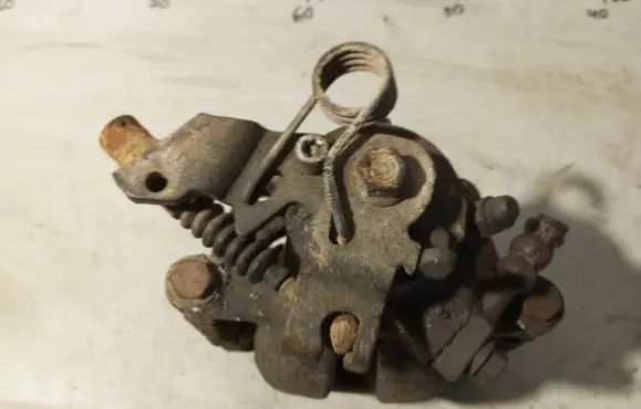 Opel Zafira B Rear brake caliper LF16A6