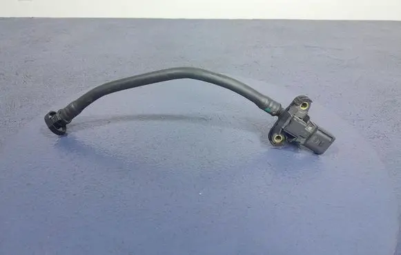 BMW X3 E83 Air intake hose/pipe 8665236