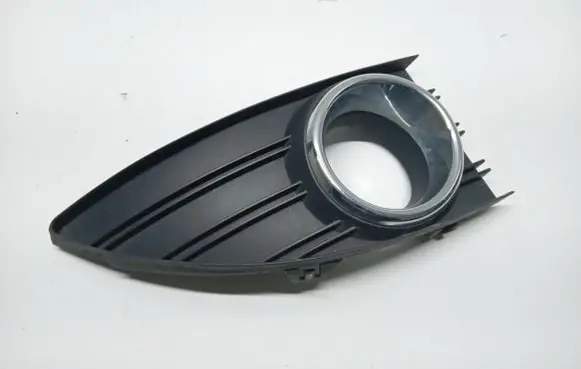 Renault Fluence Front bumper lower grill 261A50002R