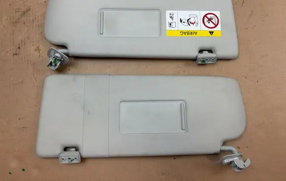Volkswagen Amarok Sun visor 7M3857552 7M3857551