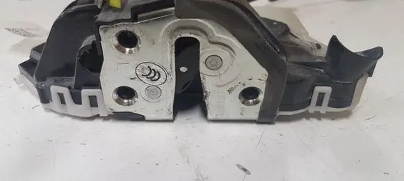 Toyota Prius (XW30) Front door lock