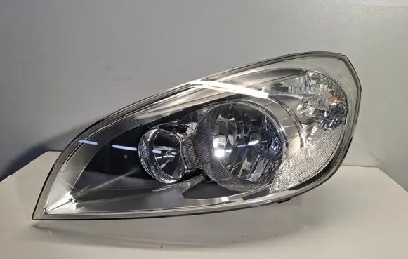 Volvo V60 Headlight/headlamp 31383066 89907383