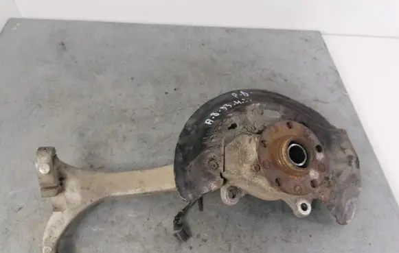 Audi A8 S8 D3 4E Front wheel hub 4E0258