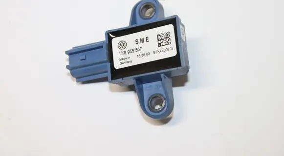 Volkswagen Scirocco Airbag deployment crash/impact sensor 1K8955557