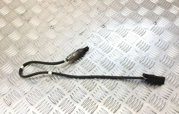 Volkswagen PASSAT B8 Lambda probe sensor 04L906262A