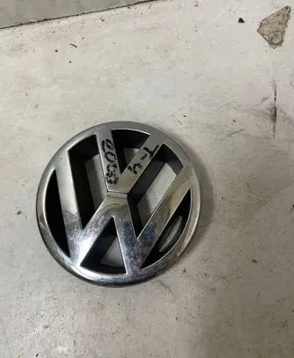 Volkswagen Transporter - Caravelle T4 Manufacturer badge logo/emblem 3B0853681 3B0853601A