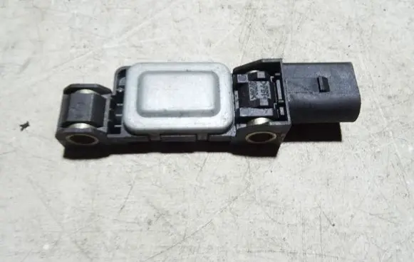 Audi A6 S6 C5 4B Airbag deployment crash/impact sensor 4B0959643C