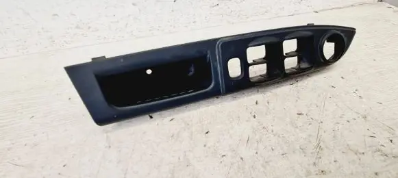 Hyundai Getz Front door interior handle trim 935701C110