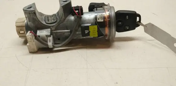Subaru Forester SH Ignition lock T1011655A