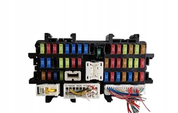 Infiniti Q50 Fuse module