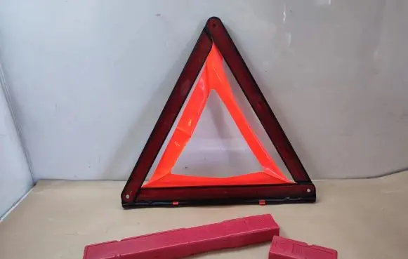 Audi A4 S4 B8 8K Emergency warning sign 8K0860251