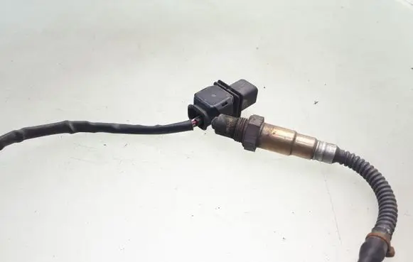 Volkswagen PASSAT B6 Lambda probe sensor 03G906262A 0281004042