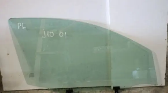 Nissan Qashqai Front door window glass four-door