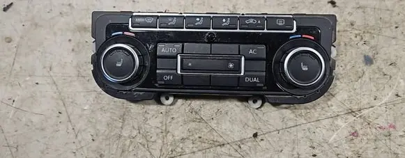 Volkswagen Golf VI Climate control unit 5K0907044BD SW0608 5HB00974631