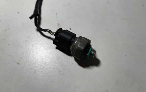 Air conditioning (A/C) pressure sensor