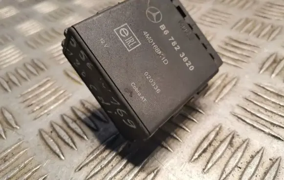 Mercedes-Benz A W169 Parking PDC control unit/module B67823829
