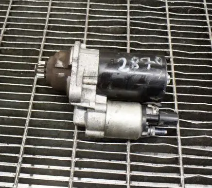 Volkswagen Scirocco Starter motor 02Z911023E 0001121408