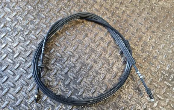 Engine bonnet/hood lock release cable