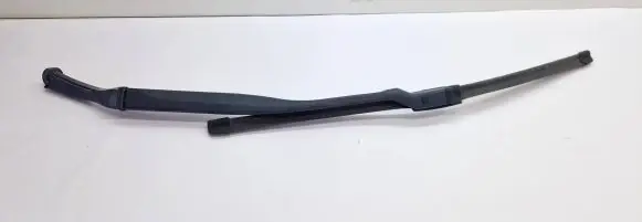 Maserati Ghibli Windshield/front glass wiper blade 670007562 89813753 91569