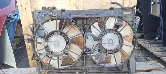 Toyota Corolla Verso AR10 Electric radiator cooling fan 