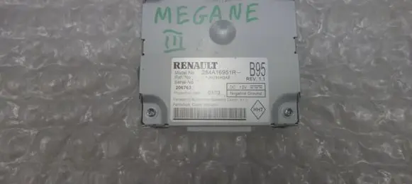 Renault Megane III Camera control unit module 284A16951R CYRU31H0AE 206763