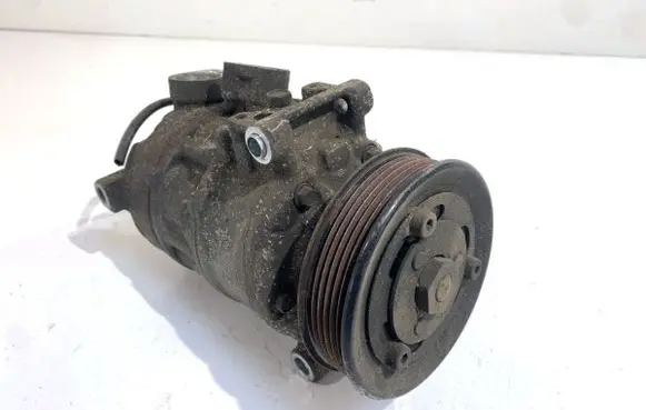Volkswagen Golf VII Air conditioning (A/C) compressor (pump) 5Q0820803F