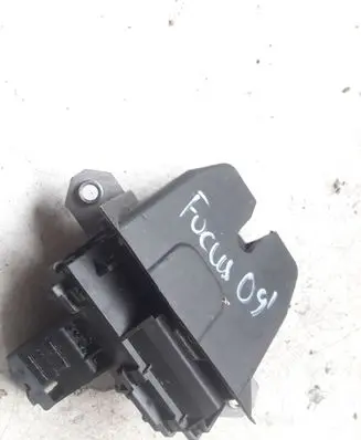Loading door lock