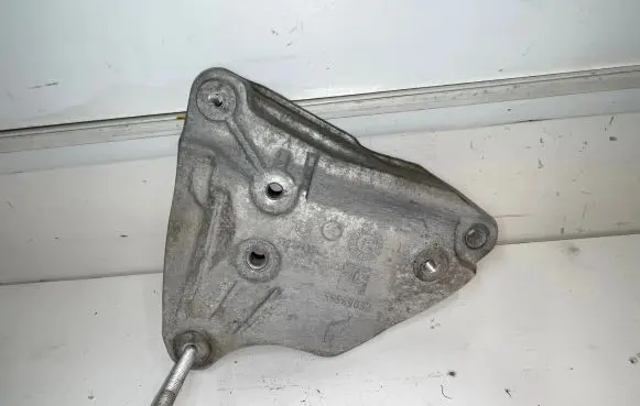 Opel Ampera- E Engine mounting bracket 55569037