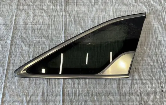 KIA Sorento IV Rear side window MQ4
