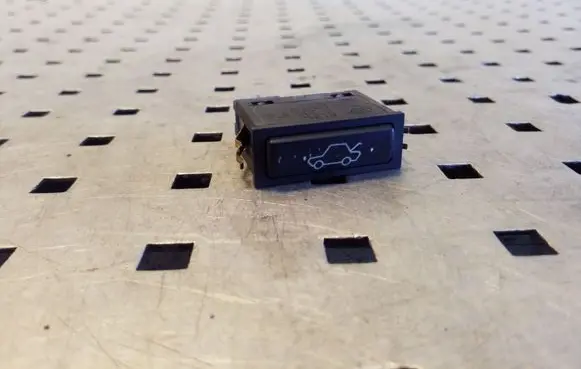 BMW X5 E53 Tailgate opening switch 61318365579