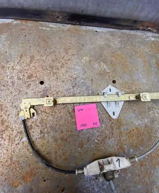 Renault Megane II Front door manual window regulator 