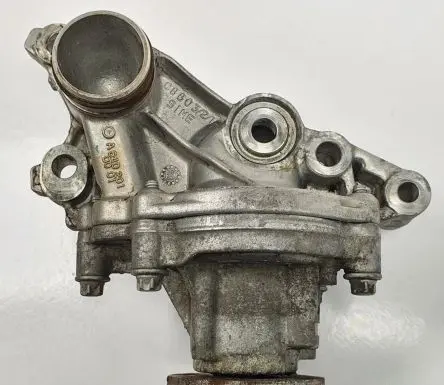 Mercedes-Benz A W169 Water pump A6402010001