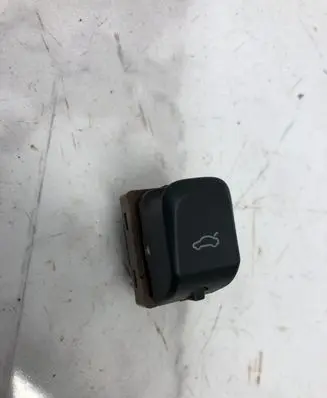 Audi A4 S4 B8 8K Tailgate opening switch 8K0959831 0638049