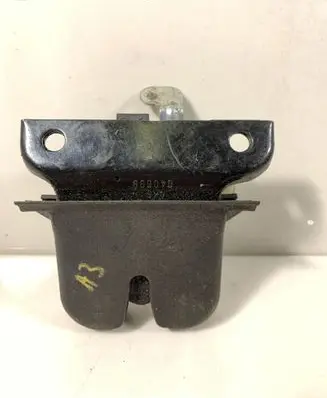 Audi A3 S3 8L Tailgate/trunk/boot lock/catch/latch 8L0827505E