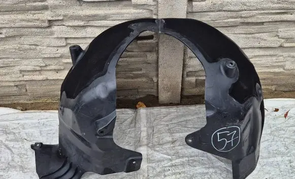 Front wheel arch liner splash guards