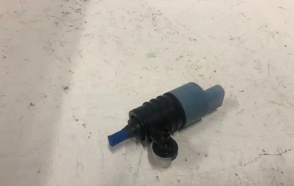 BMW 1 F70 Windscreen/windshield washer pump 5A128A5 61355A128A5 M240605